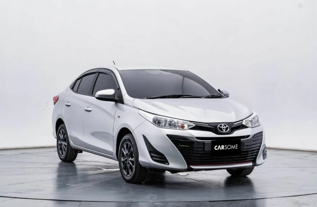 รถคันแรก Toyota YARIS ATIV 1.2 อยากซื้อรถยนต์คันแรก ออกรถคันแรก เตรียมตัวอย่างไร จะซื้อรถคันแรก อยากซื้อรถคันแรก อยากมีรถคันแรก จะ เลือกซื้อรถคันแรก อย่างไร ตัว เลือกรถคันแรก โตโยต้า ยาริส เอทีฟ